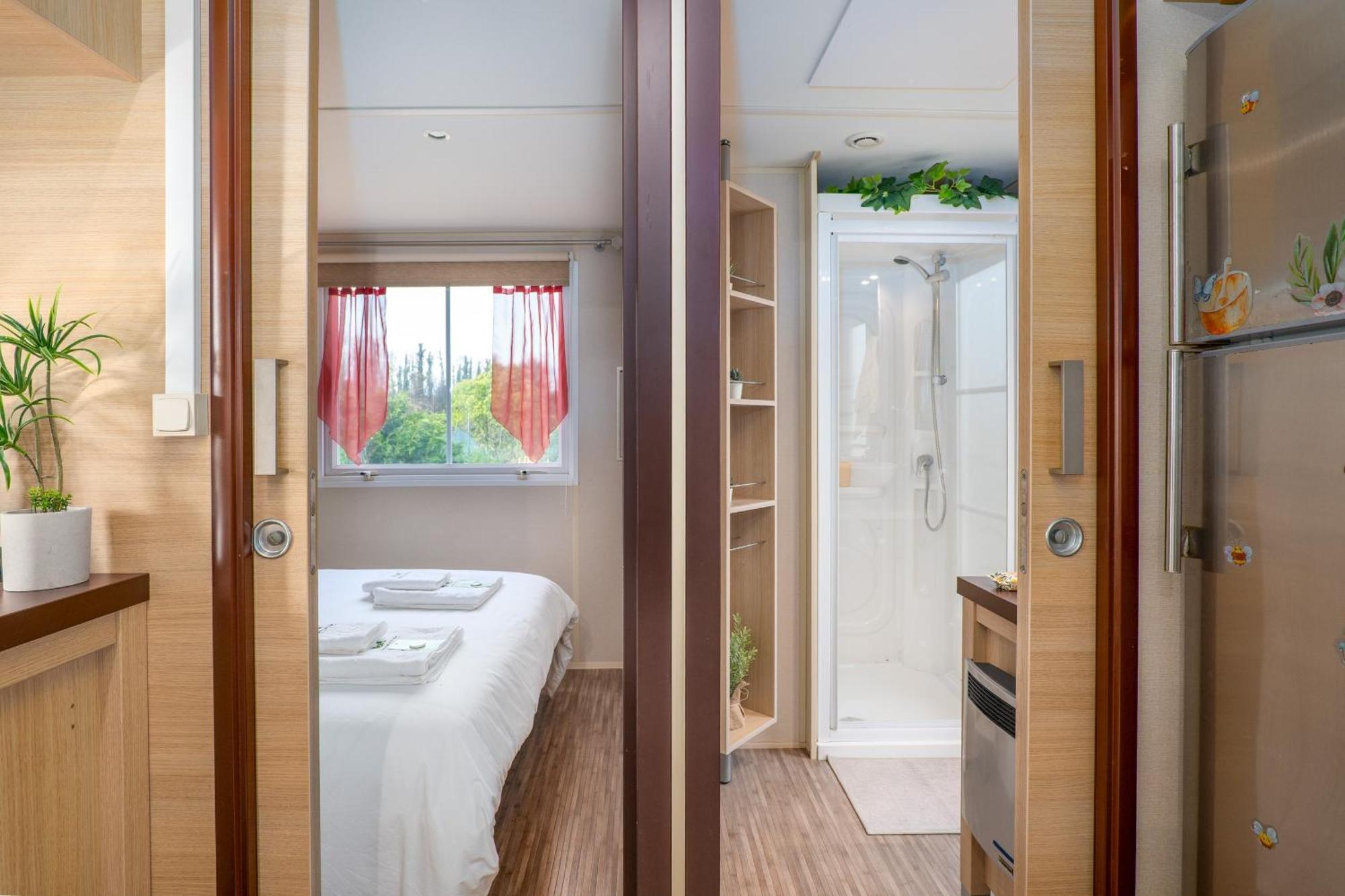 Glamping Frog Farm Villa Foz do Sousa Exterior photo